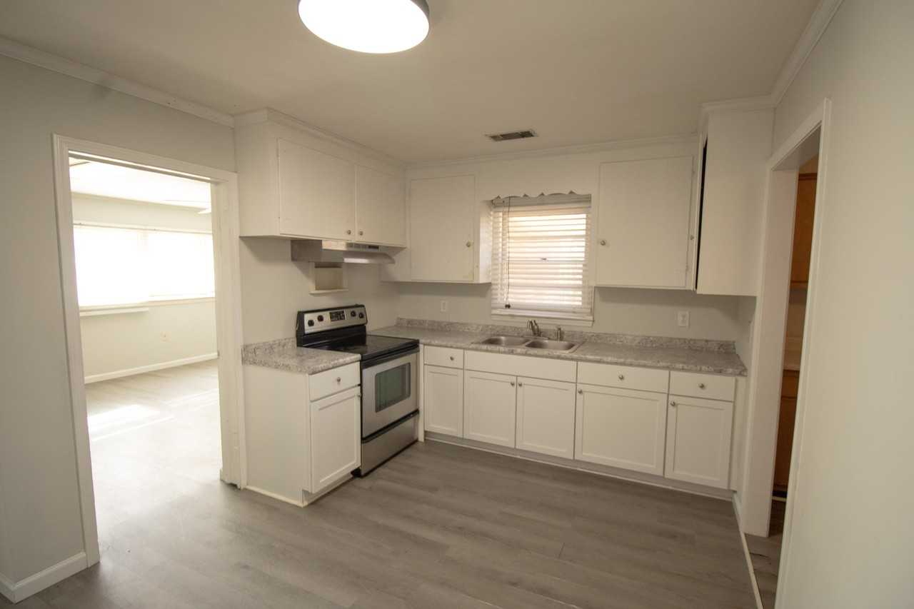 517 E Main St #1 - Photo 7 of 9