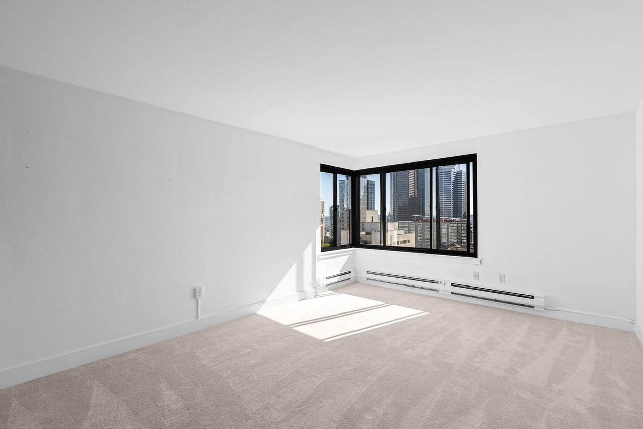 1105 Spring St #1 - Photo 4 of 50