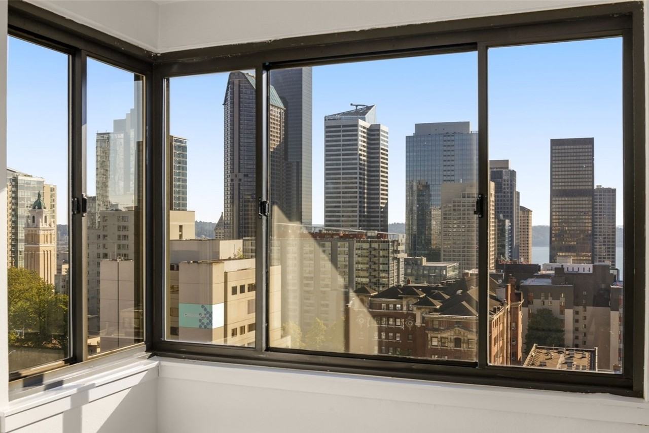 1105 Spring St #1 - Photo 6 of 50