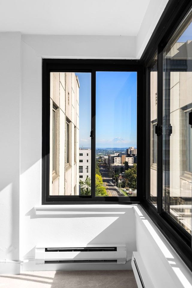 1105 Spring St #1 - Photo 7 of 50