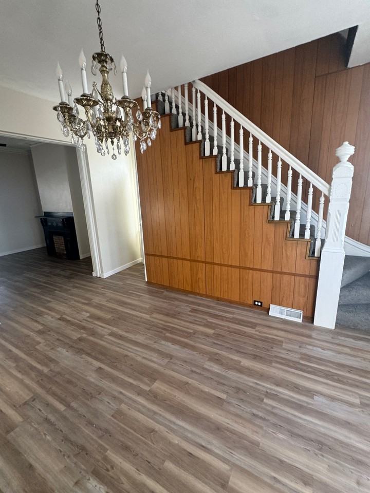 1932 Beech St #1 - Photo 6 of 15