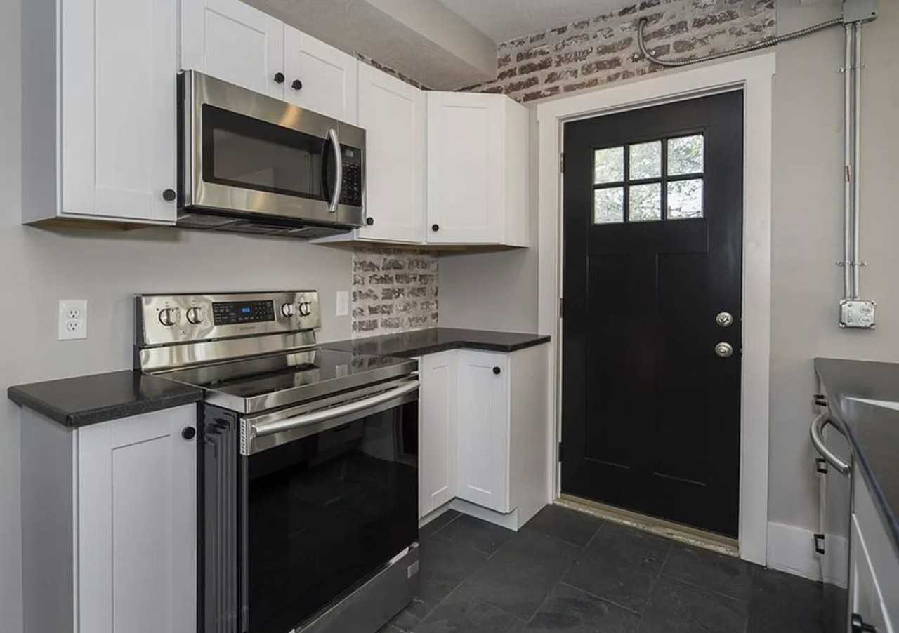 3307 Webster St - Photo 2 of 9
