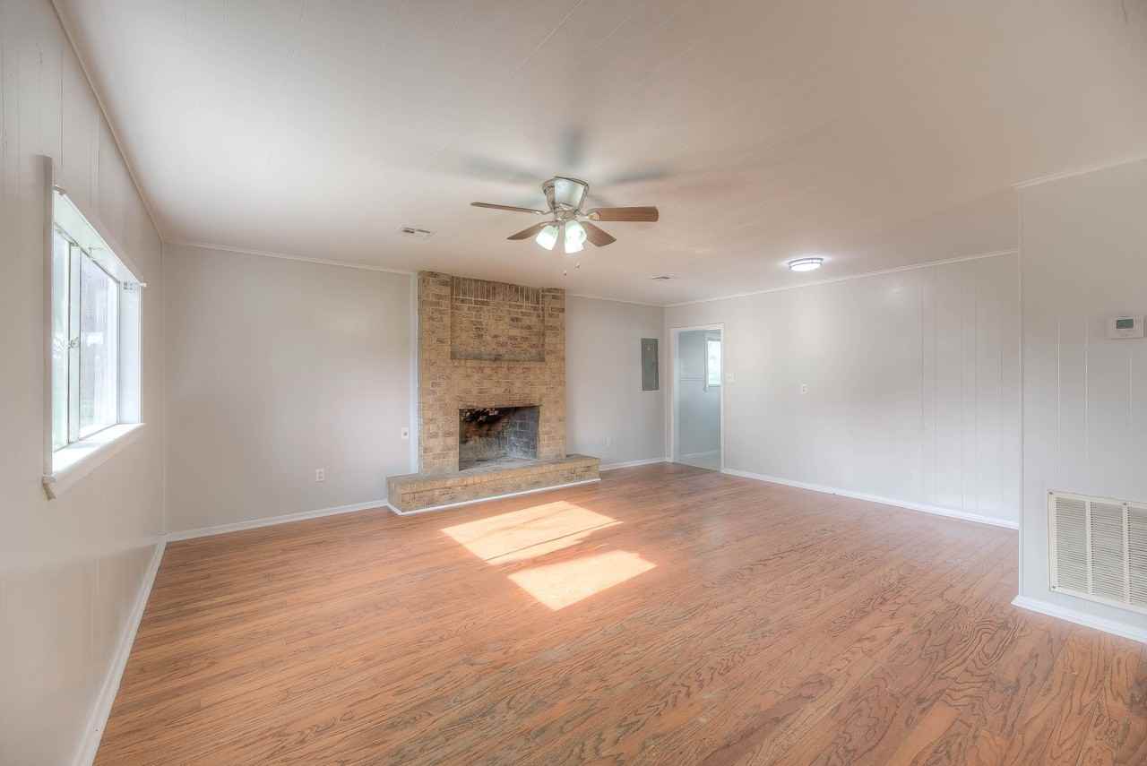 1606 E Taylor Lake Cir #1 - Photo 5 of 13