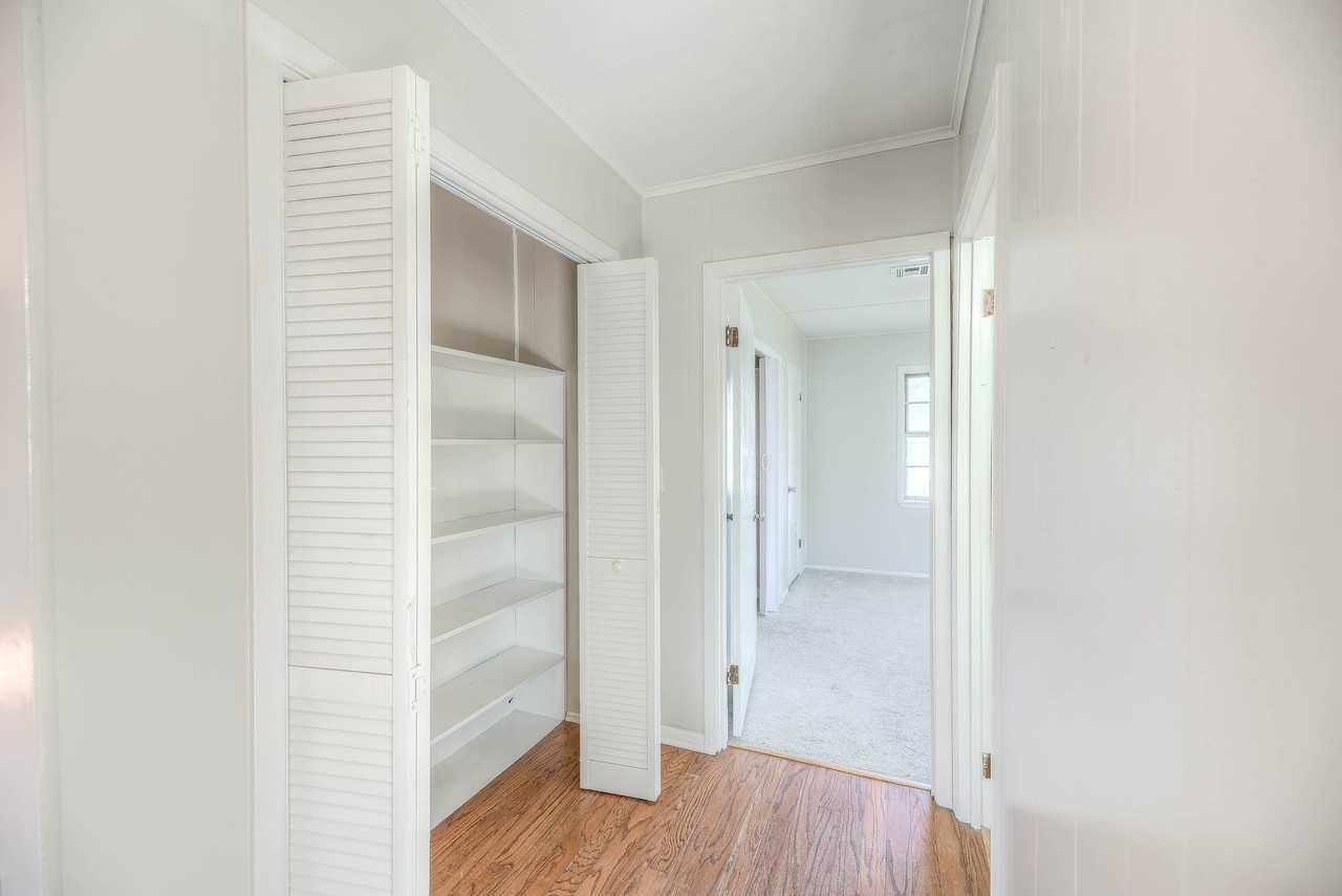 1606 E Taylor Lake Cir #1 - Photo 7 of 13