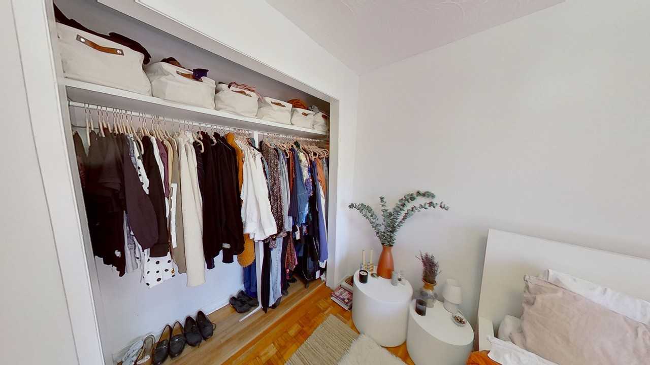 QUEEN ST W & BATHURST ST - Photo 5 of 18