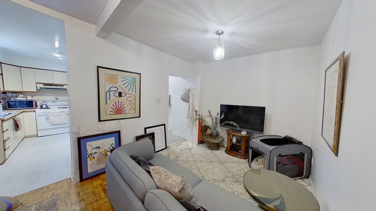 QUEEN ST W & BATHURST ST - Photo 7 of 18