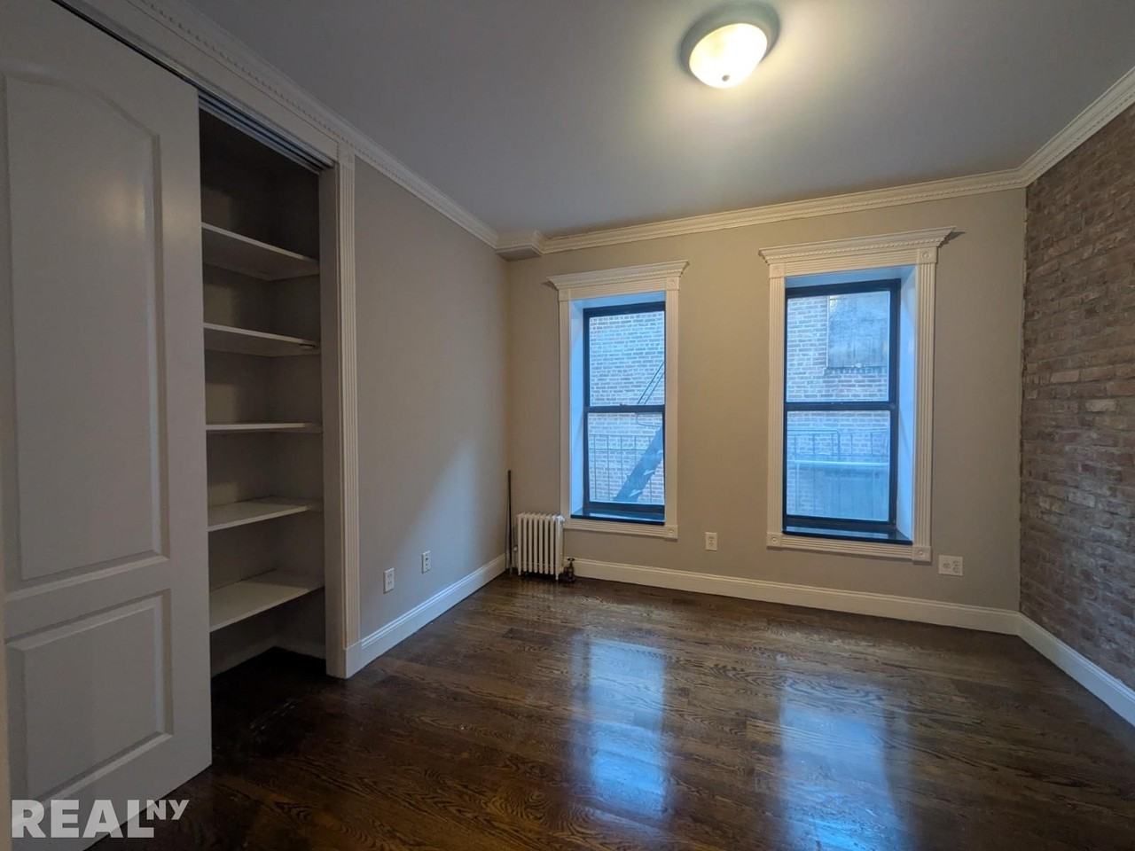 E 100th St #2D - Photo 5 of 7