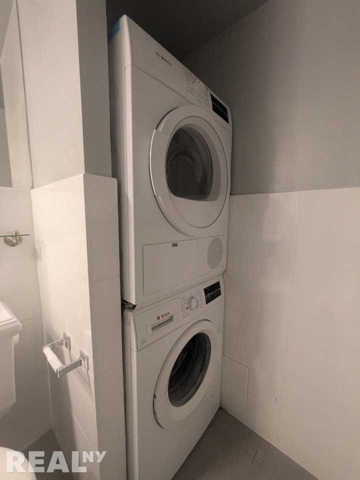 E 100th St #2D - Photo 7 of 7