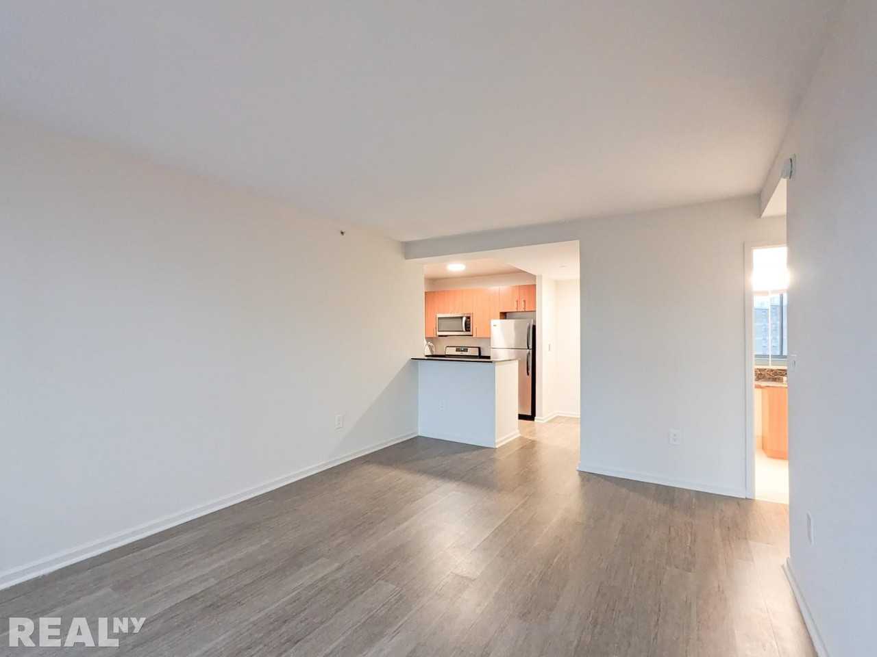 E 92nd St #27A - Photo 2 of 8