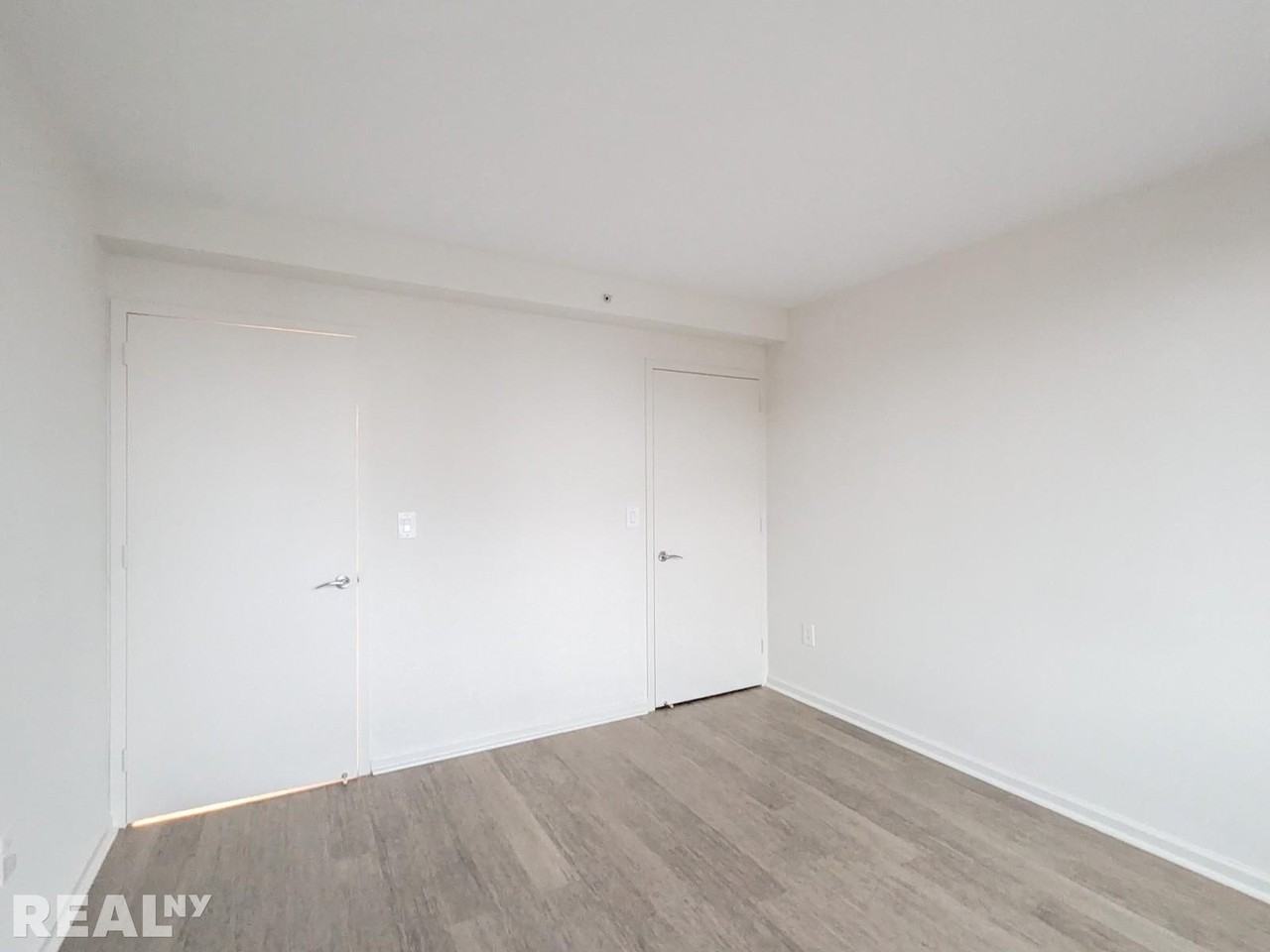 E 92nd St #27A - Photo 5 of 8