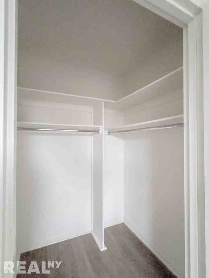 E 92nd St #27A - Photo 6 of 8