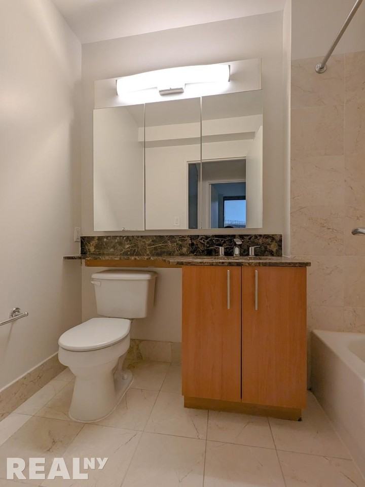 E 92nd St #27A - Photo 7 of 8