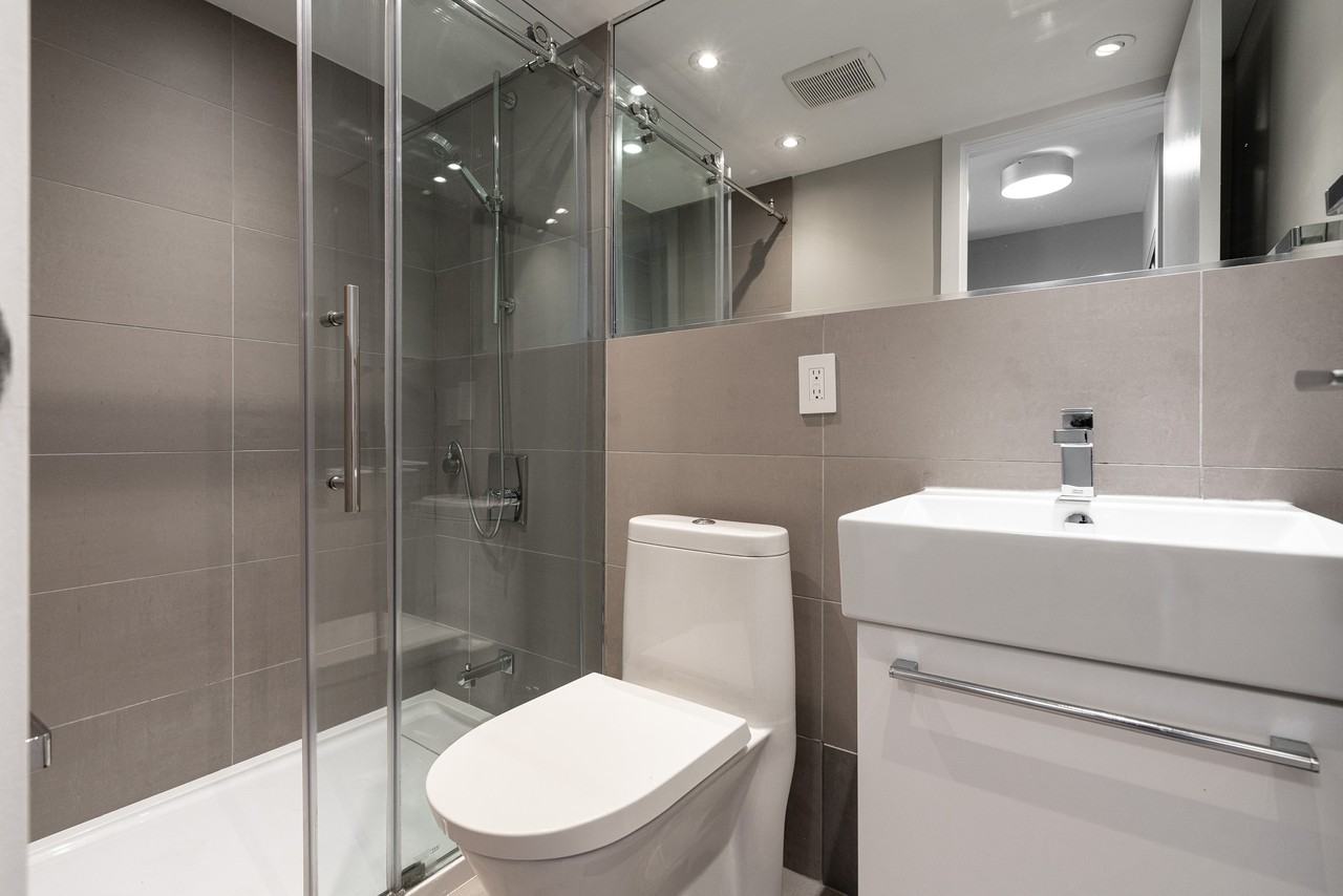 730 St. Clarens - Photo 3 of 50