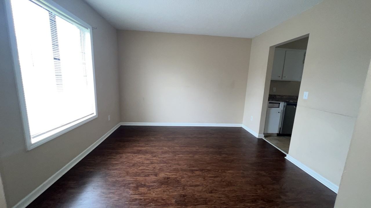 325 Beverly St #1 - Photo 3 of 14