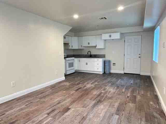 213 211 - 213 1/2 E 84th Place - 213 1/2 #213-1-2 - Photo 4 of 22