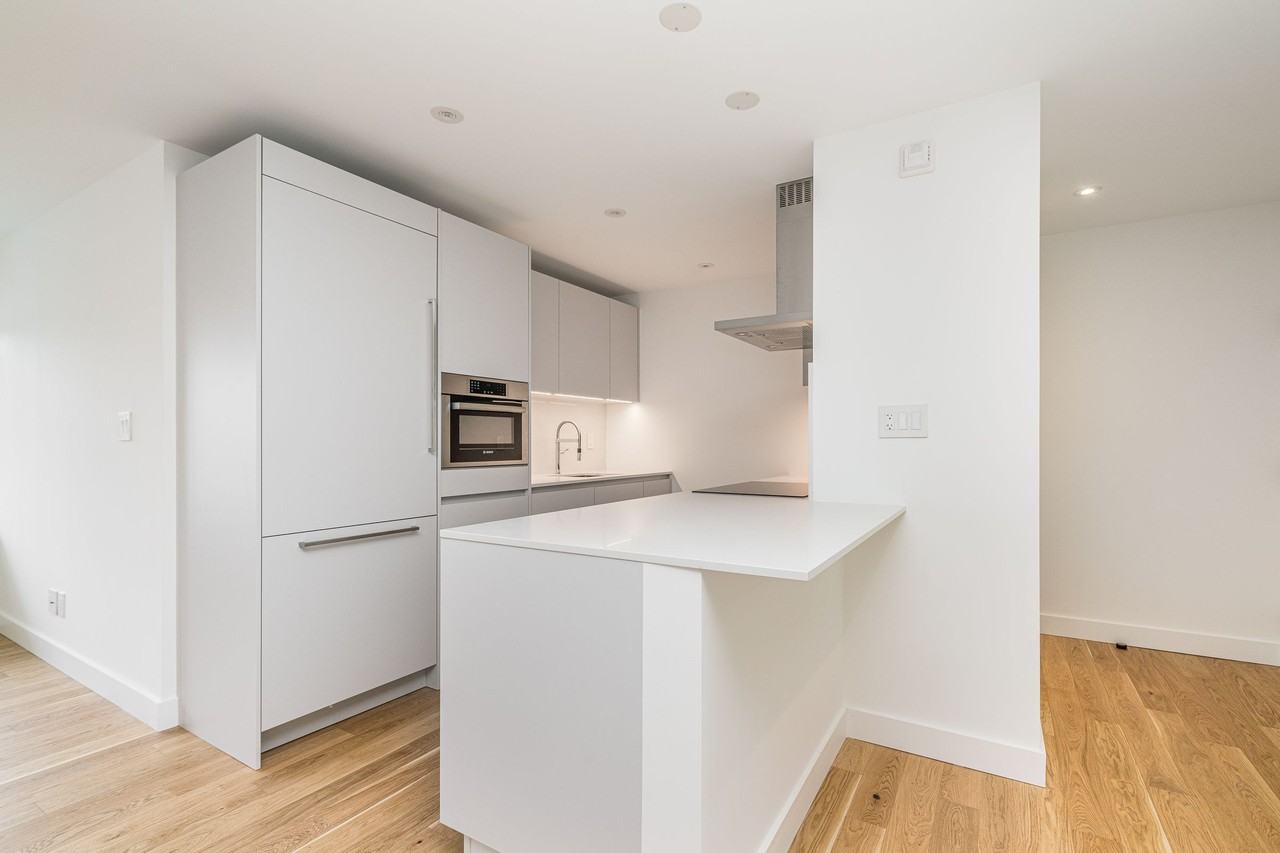 240 Oriole Parkway - Photo 3 of 17