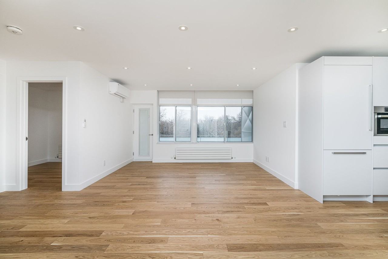 240 Oriole Parkway - Photo 4 of 17