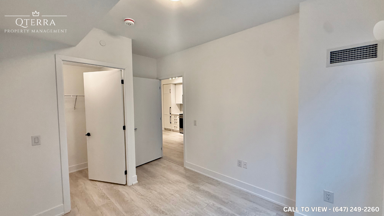 329-2450 Old Bronte Rd, Oakville, Ontario L6M 5P6 - Photo 5 of 7