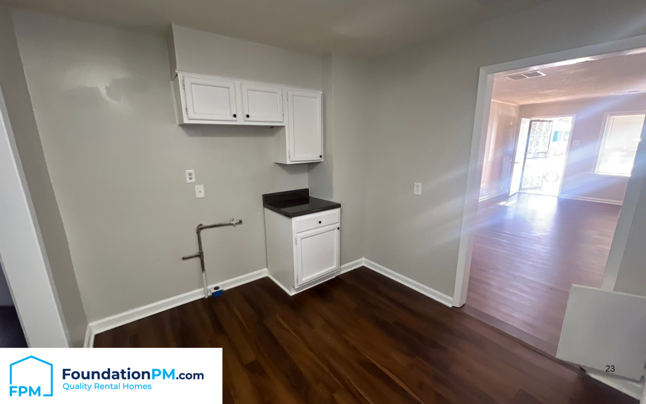 2292 Redwood Ave #1 - Photo 4 of 18