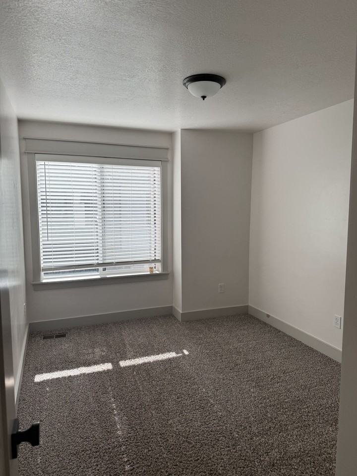 1467 N 1250 E #12 - Photo 5 of 11