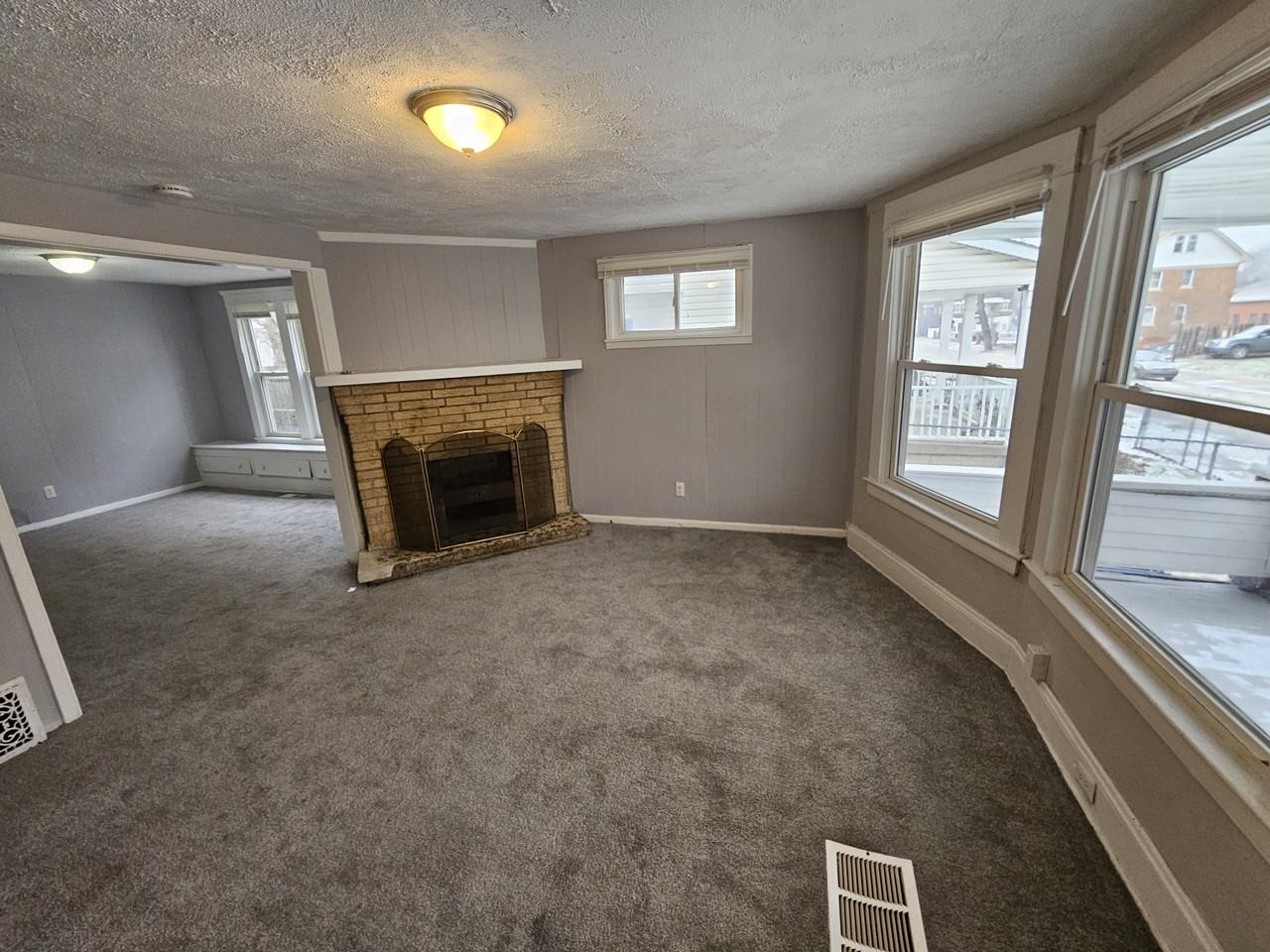 10602 Earle Ave - Photo 2 of 29