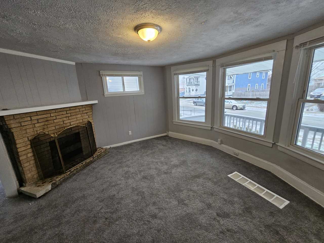 10602 Earle Ave - Photo 3 of 29