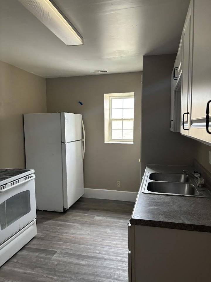 115 W Main St - Photo 2 of 9