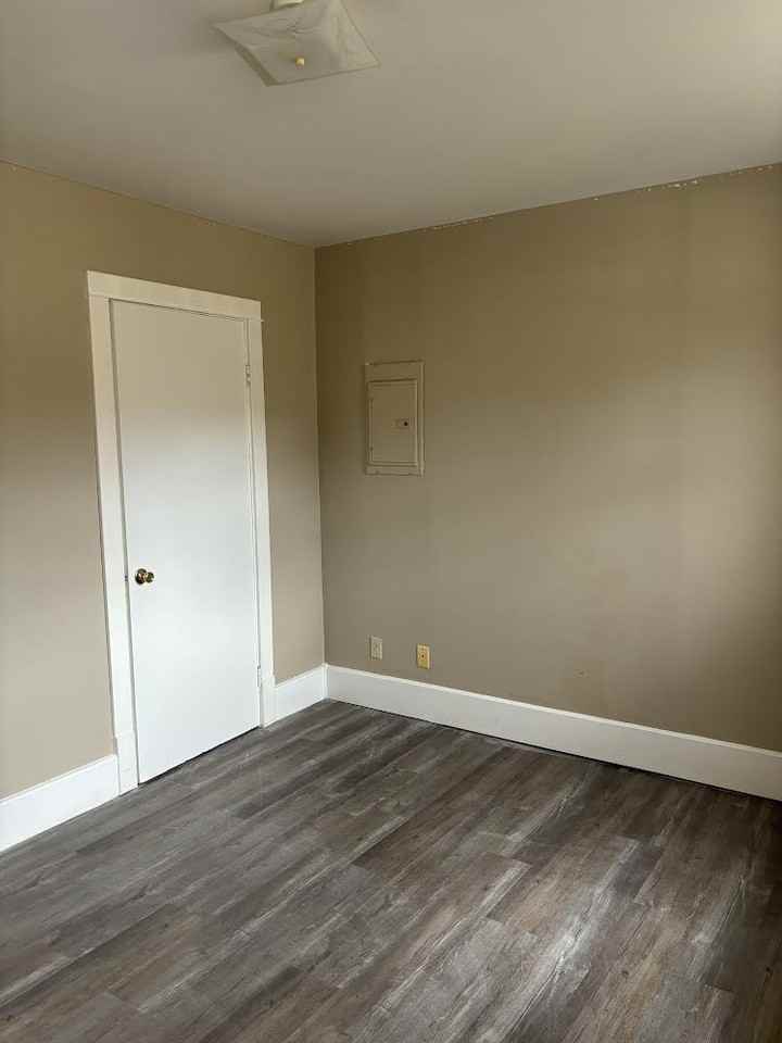 115 W Main St - Photo 6 of 9