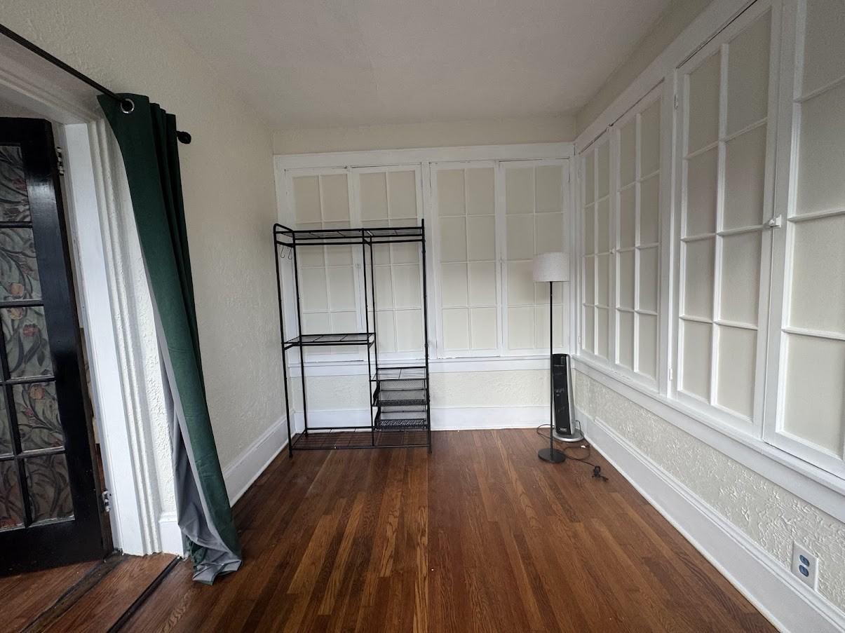 1209 Windsor Ave #1 - Photo 5 of 18