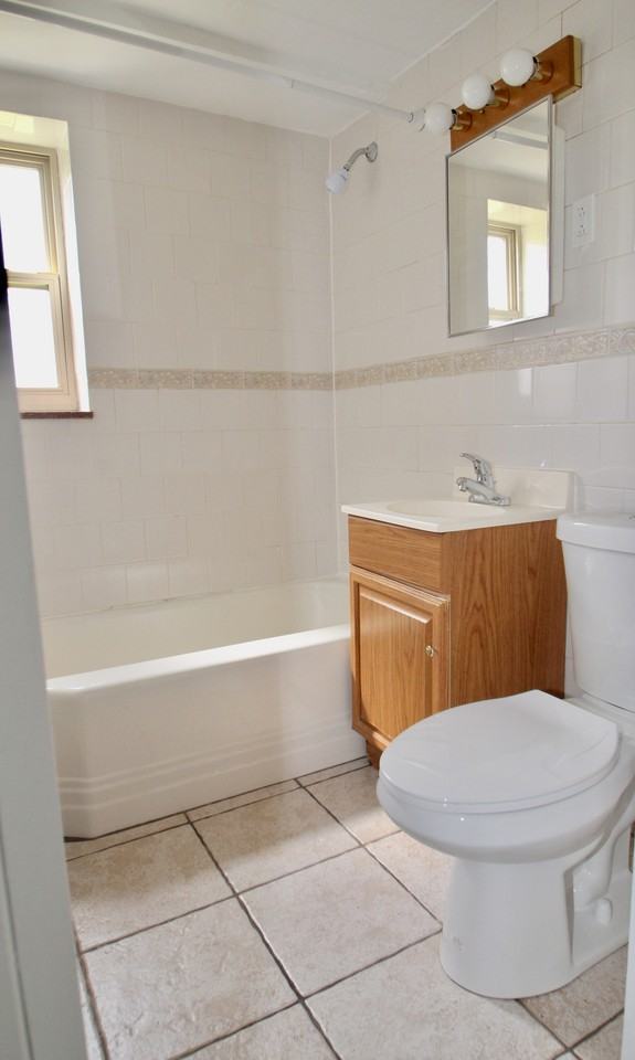 290 WEST COLLEGE STREETAPT A-2 #A02 - Photo 5 of 10