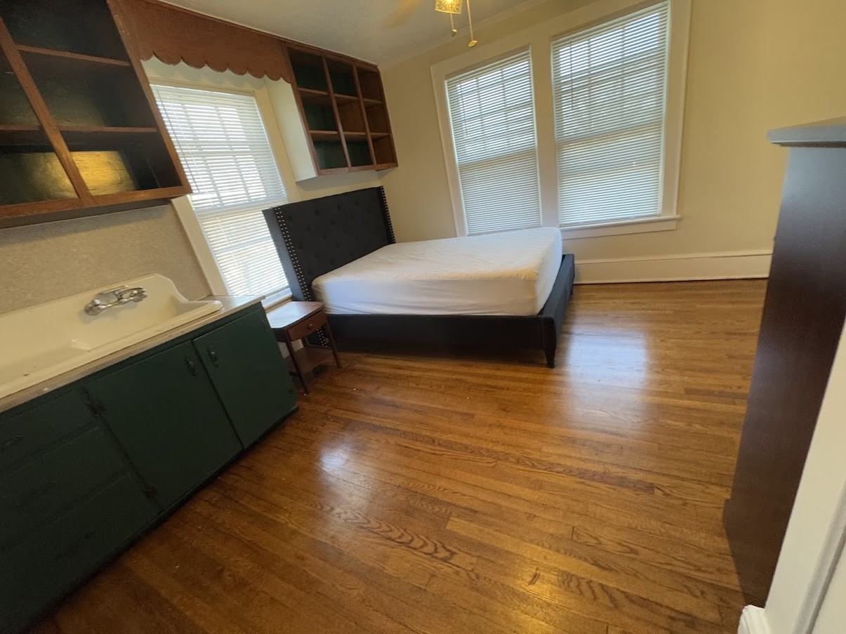 1209 Windsor Ave #5 - Photo 2 of 17