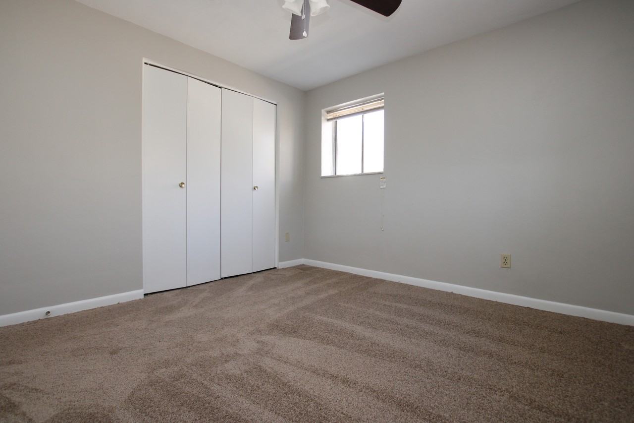 1635 ARDMORE BLVDAPT 24 #1635-24 - Photo 3 of 6