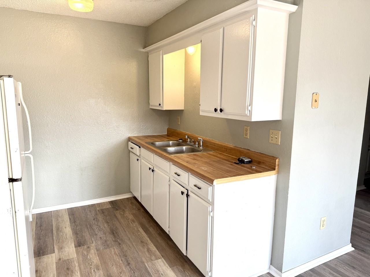 330 W Cumberland #1 - Photo 2 of 8