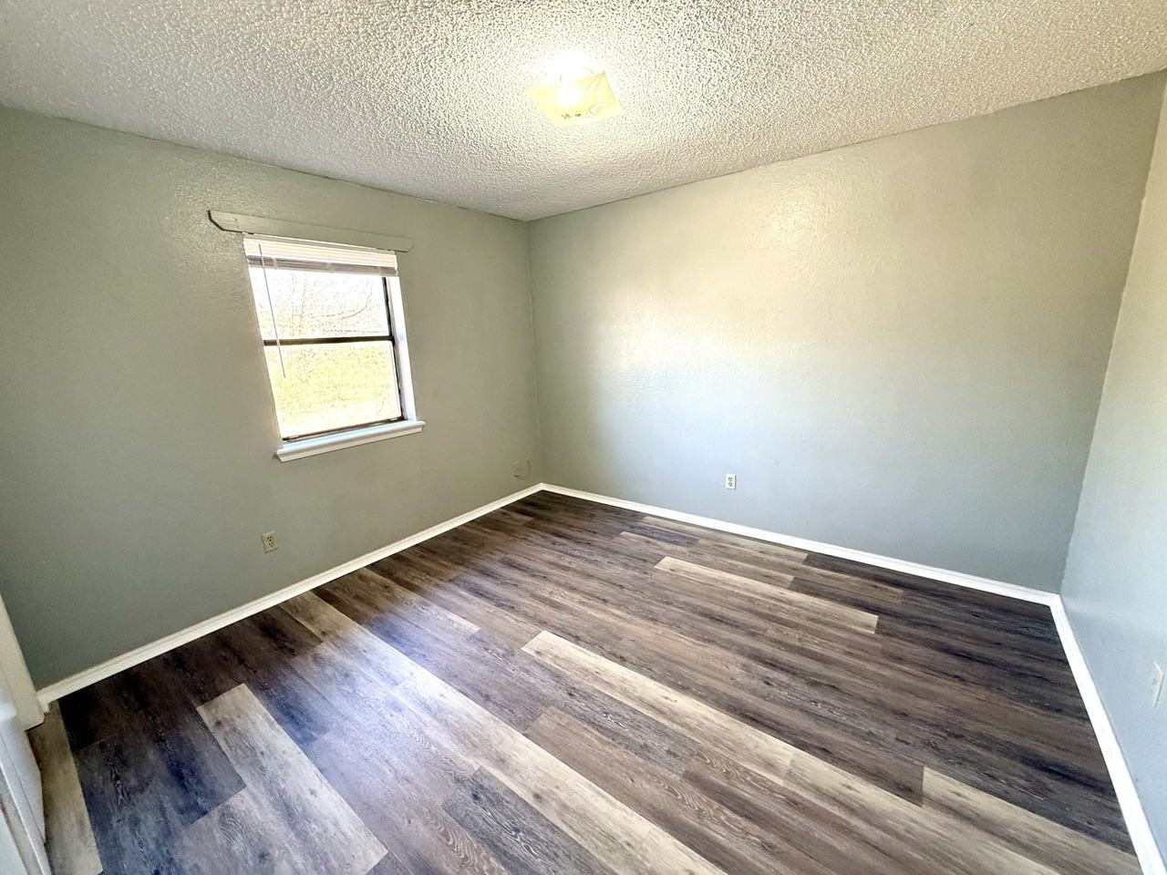 330 W Cumberland #1 - Photo 6 of 8