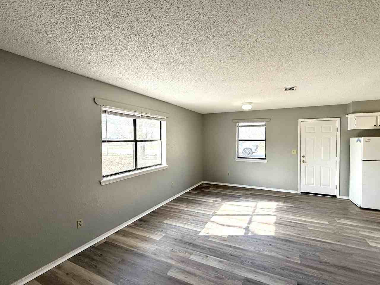 330 W Cumberland #1 - Photo 7 of 8