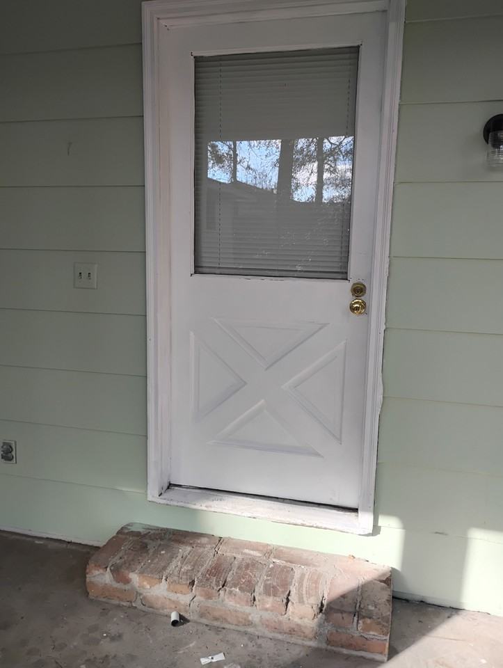 507 N 38th Ave #C - Photo 4 of 6