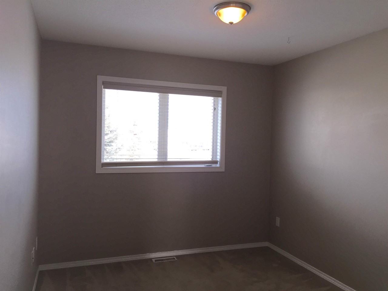 7916 88 Ave #7916 - Photo 7 of 9