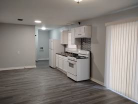 507 N 38th Ave #B - Photo 1 of 1