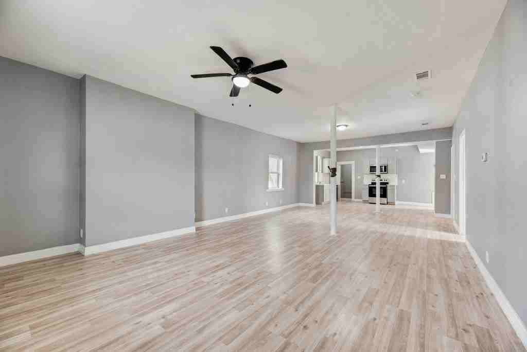 815 N Travis St #1 - Photo 2 of 18