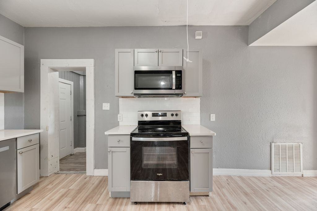 815 N Travis St #1 - Photo 4 of 18