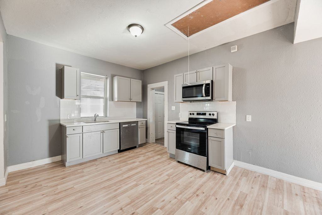 815 N Travis St #1 - Photo 5 of 18