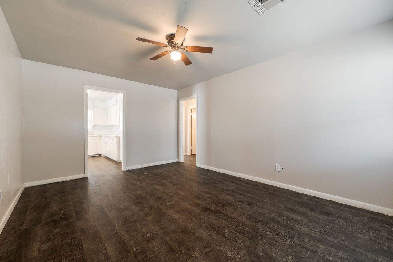 1709 S Dille Ave #1 - Photo 3 of 19