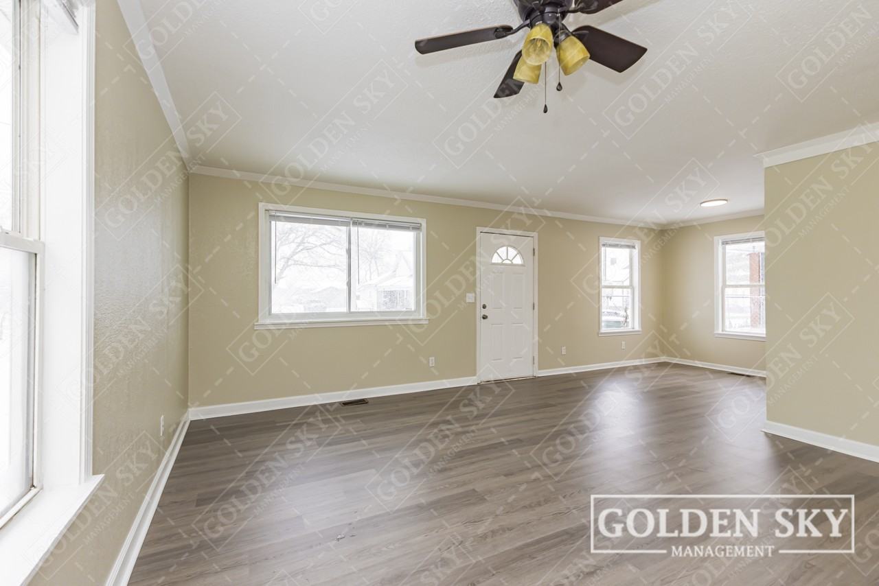 1711 S Franklin St #1 - Photo 2 of 14