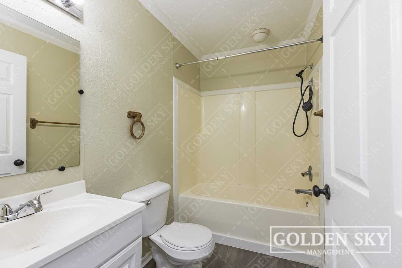 1711 S Franklin St #1 - Photo 6 of 14