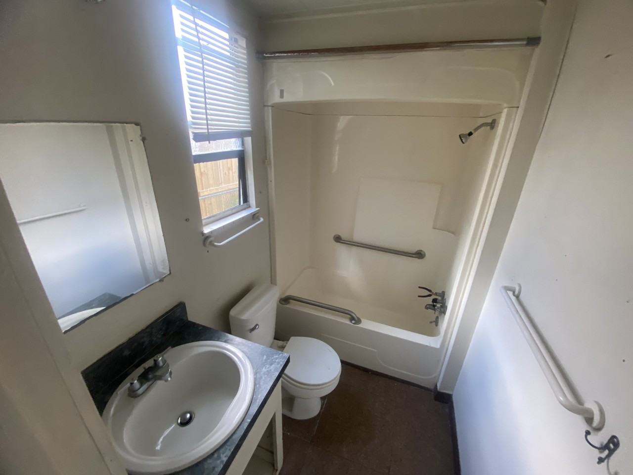 1223 E Parker St #2 - Photo 5 of 7