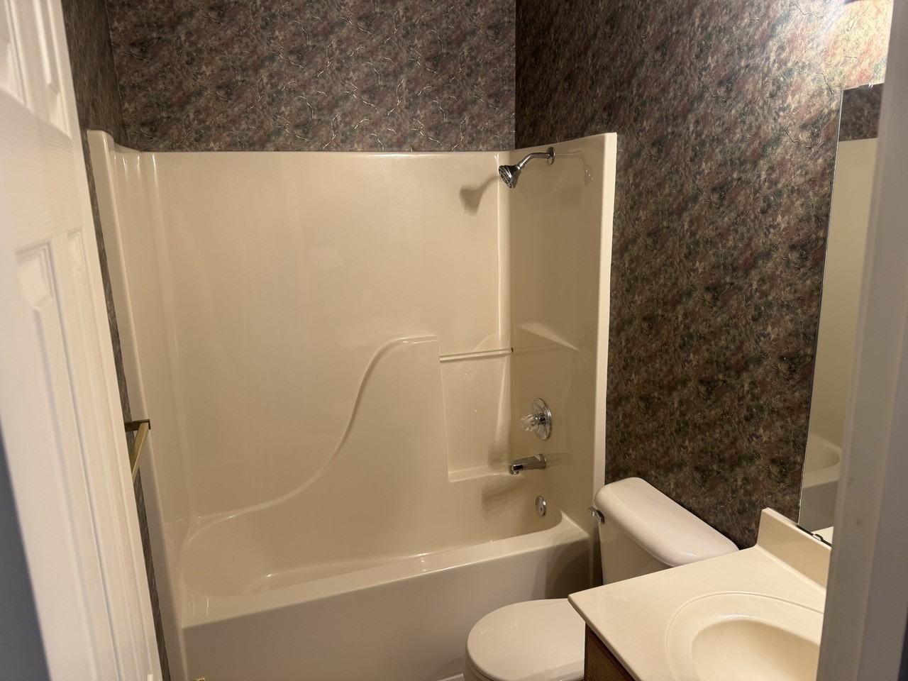 3915 Ledbetter Dr #3915 - Photo 2 of 11