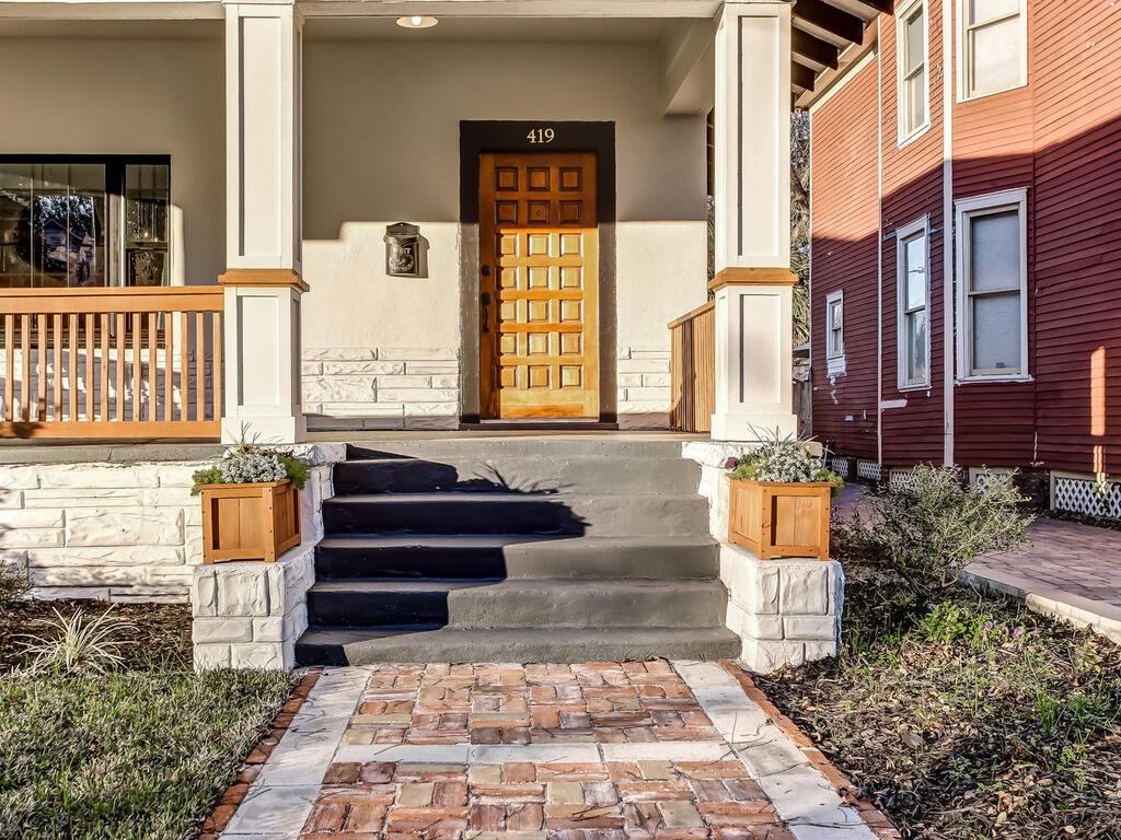 419 E 3rd St #419 - Photo 7 of 46