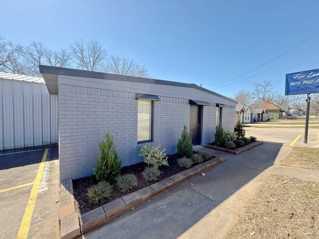 806 W Coffin St #1 - Photo 2 of 13