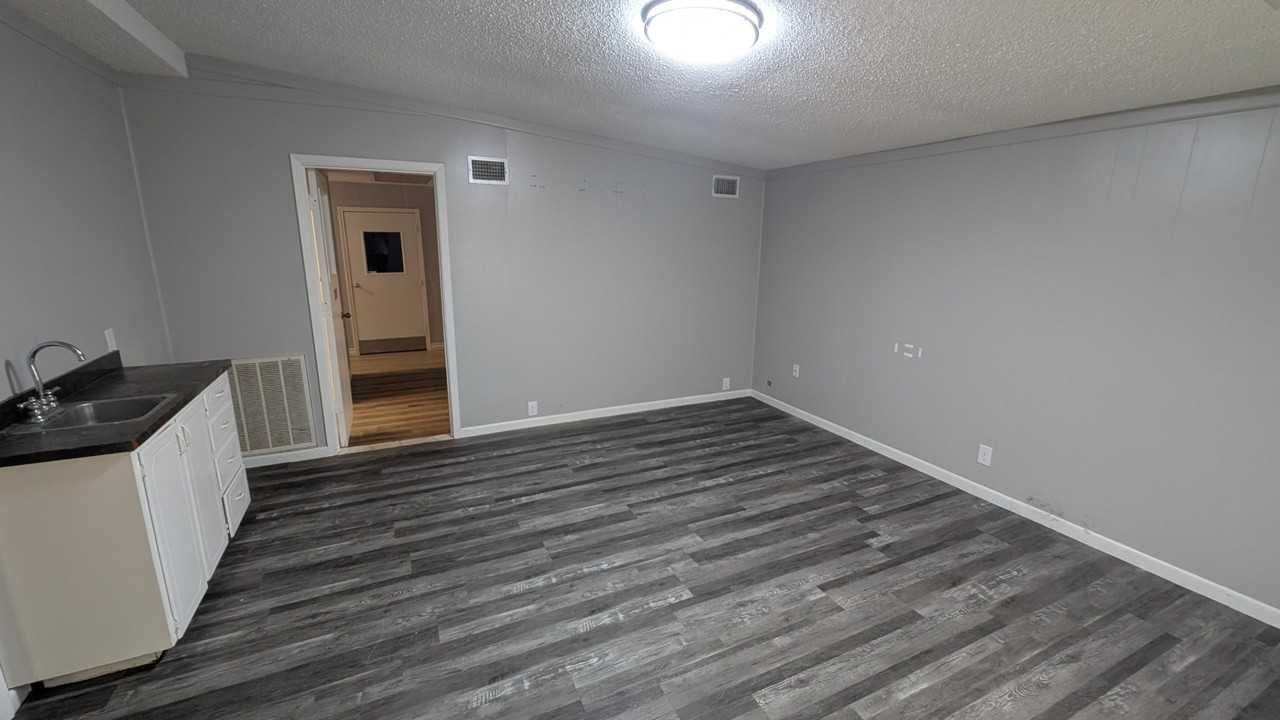 806 W Coffin St #1 - Photo 5 of 13