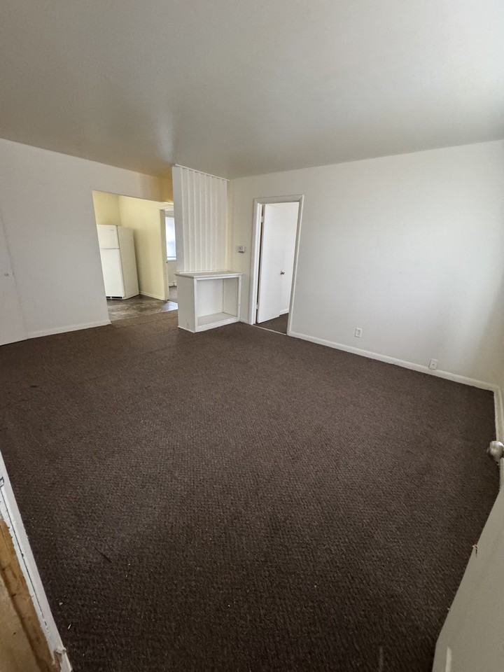 8127 W Thurston Ave #2 - Photo 2 of 6